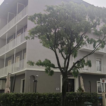 Hotel Villa Platani Riccione Exterior foto